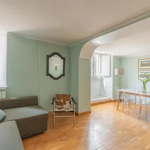 Iflat Colosseum Wide Apartment